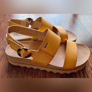 Reef Wedges size 8